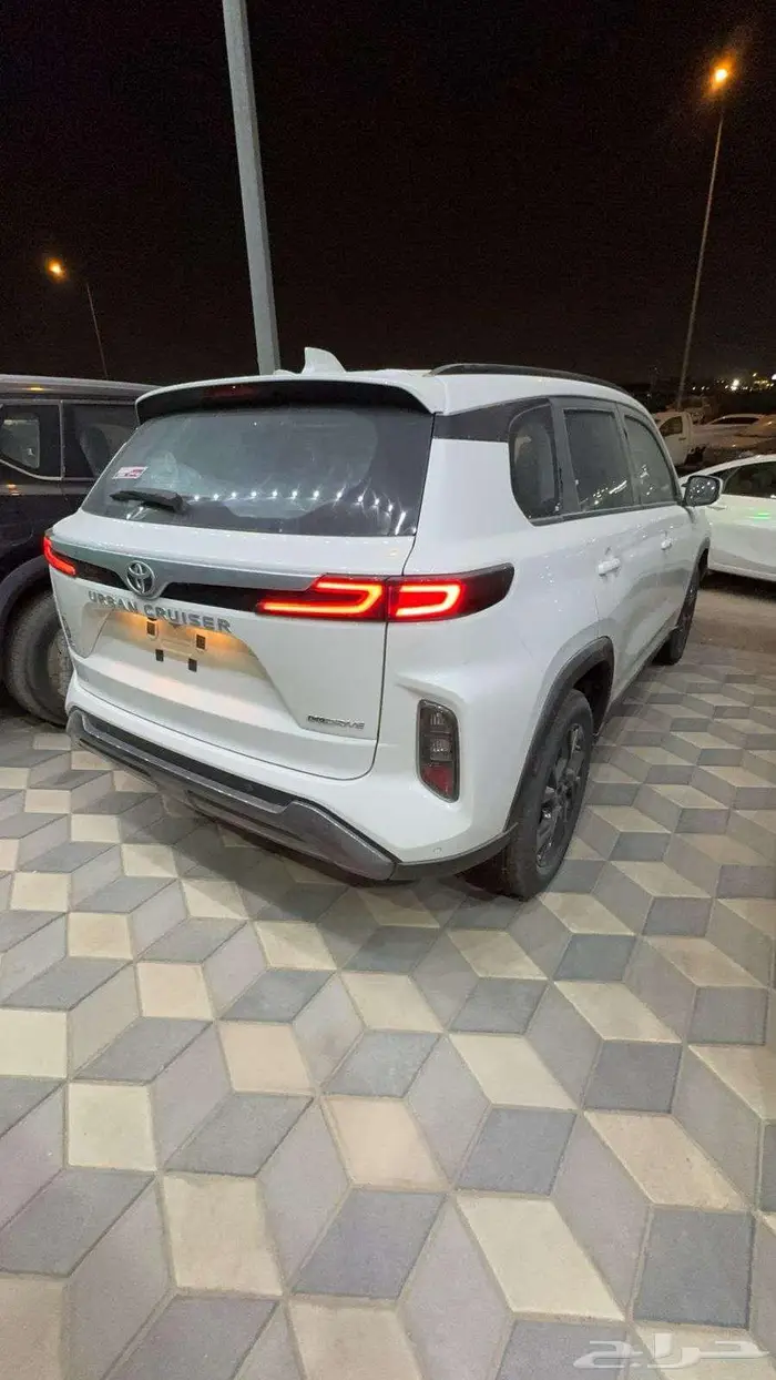 نوع السيارة تويوتا اوربان كروز جي ال 1.5 لتر 11