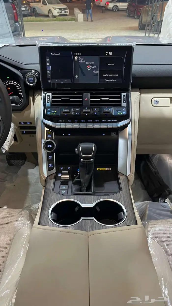 تويوتا لاندكروزر VXR ديزل 2023 فضي 335000 5