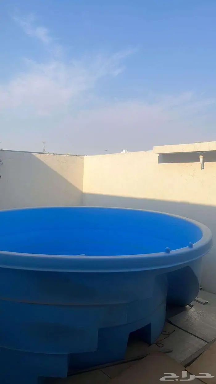 مسبح بلاستك قوي جدا مع السلم 0