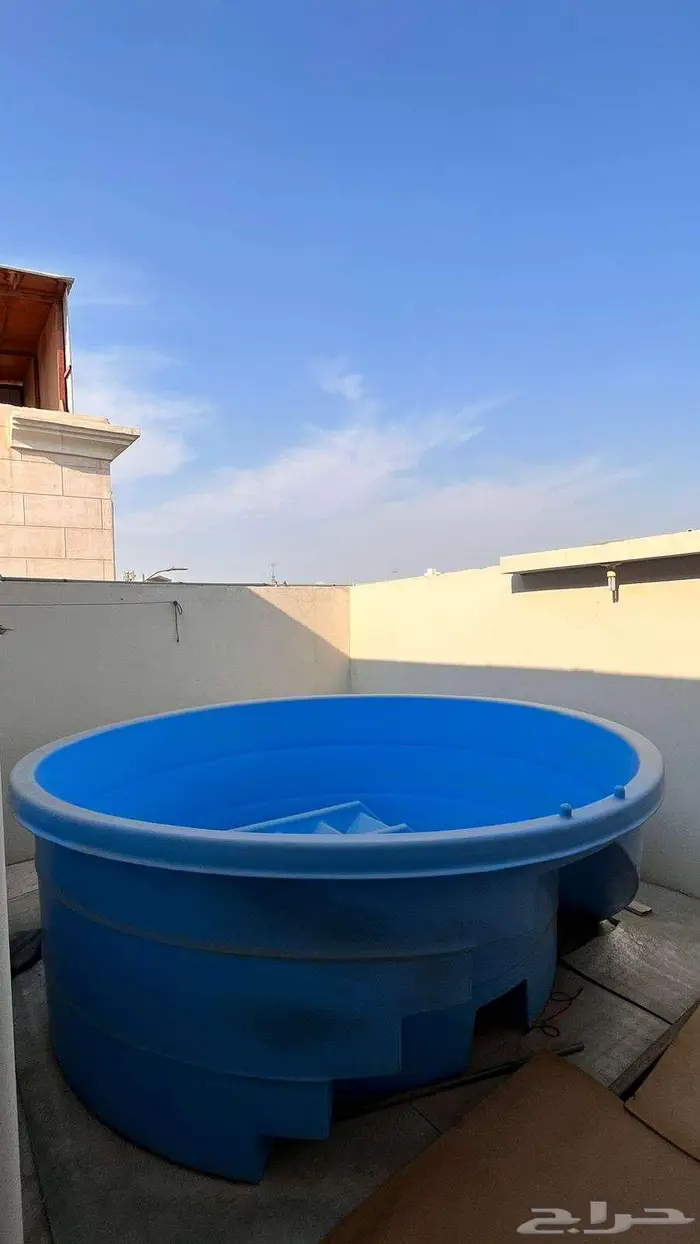 مسبح بلاستك قوي جدا مع السلم 2