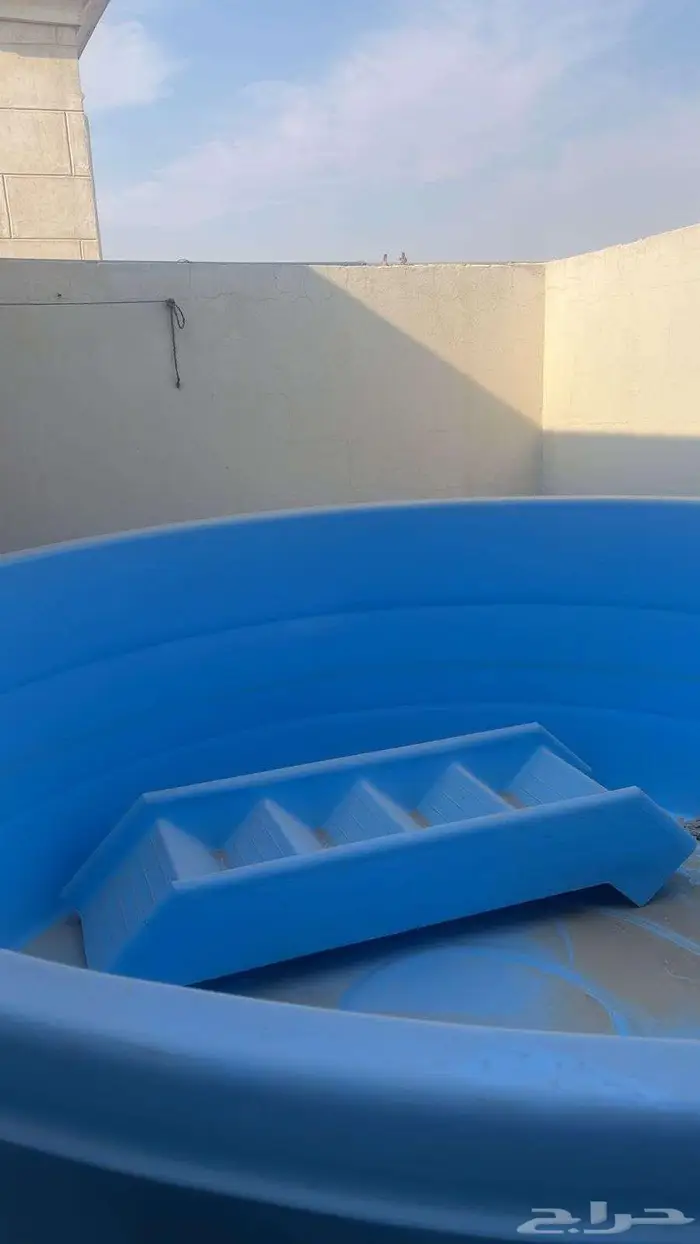 مسبح بلاستك قوي جدا مع السلم 1