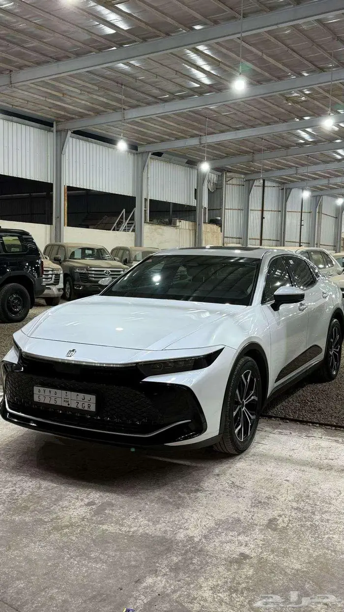 تويوتا كروان 2023 بريميوم 2