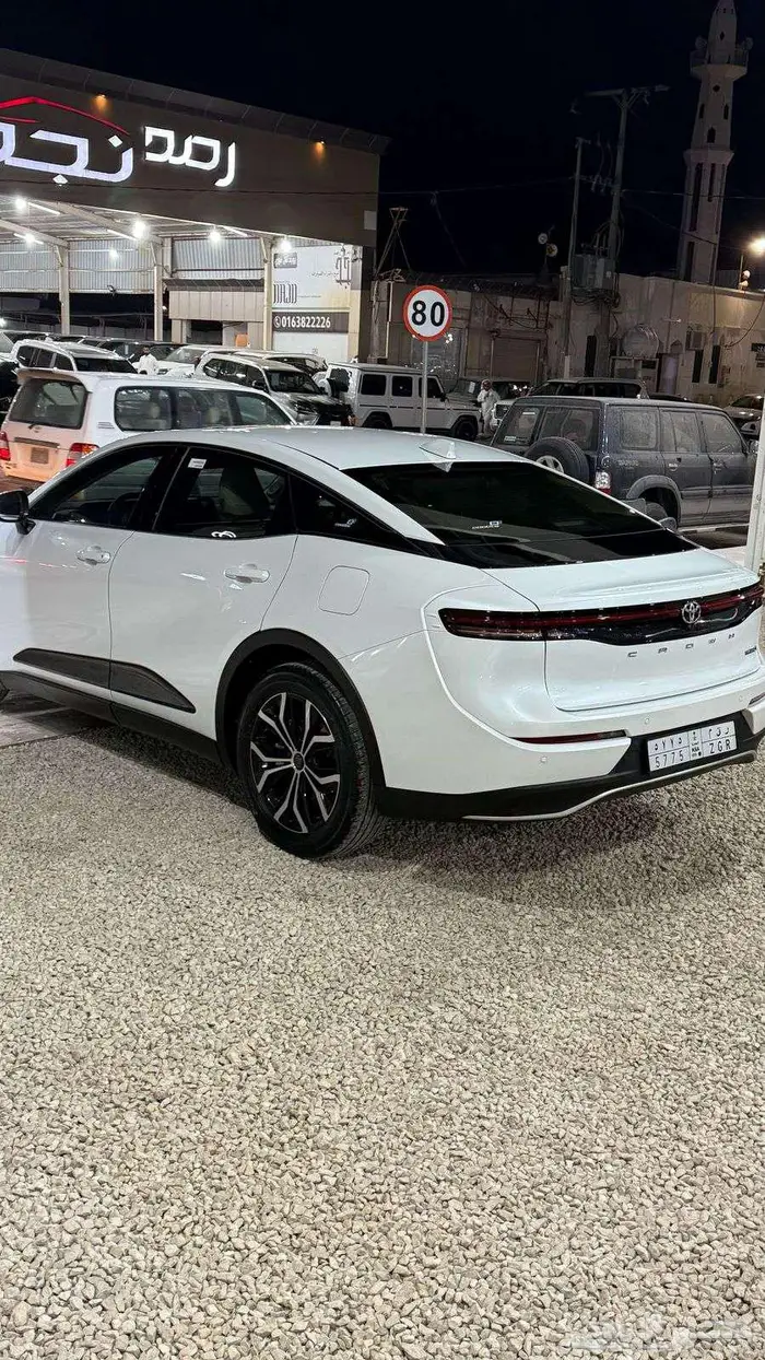 تويوتا كروان 2023 بريميوم 7