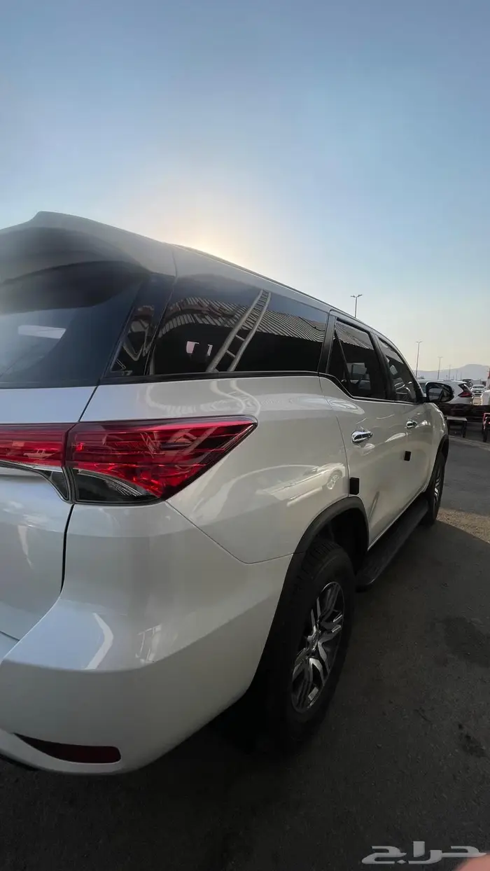 تويوتا فورتشنر 2023 أبيض لؤلؤي للبيع 4