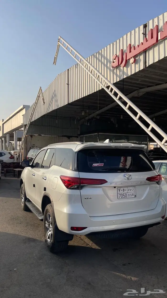 تويوتا فورتشنر 2023 أبيض لؤلؤي للبيع 3