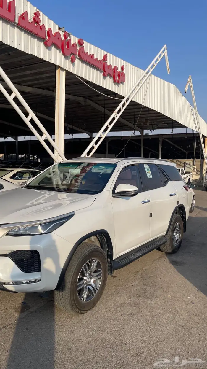 تويوتا فورتشنر 2023 أبيض لؤلؤي للبيع 0