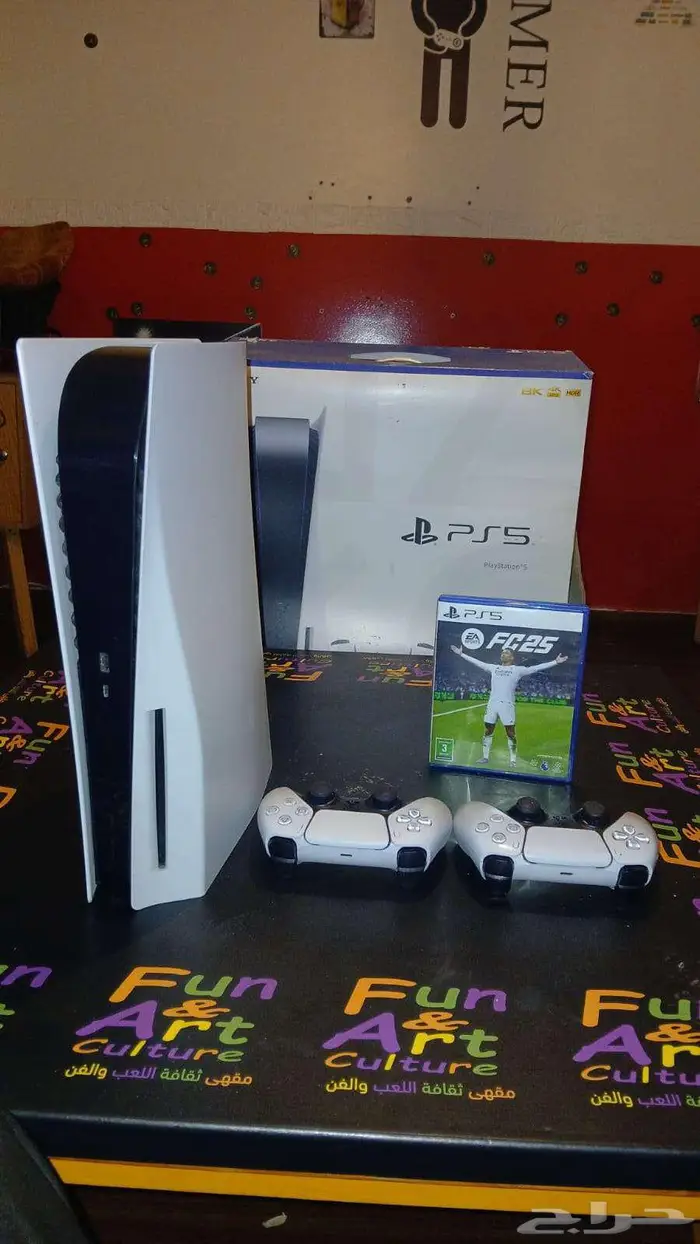 بلايستيشن 5 نظيف مع يدتين وشريط فيفا 25 مدخل سيدي 1