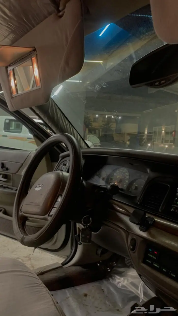 فورد فكتوريا شبه جديد 32