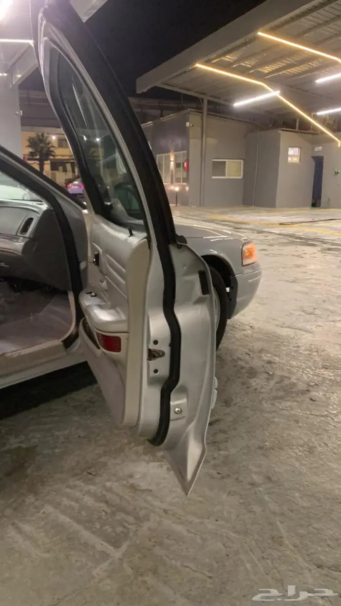 فورد فكتوريا شبه جديد 24