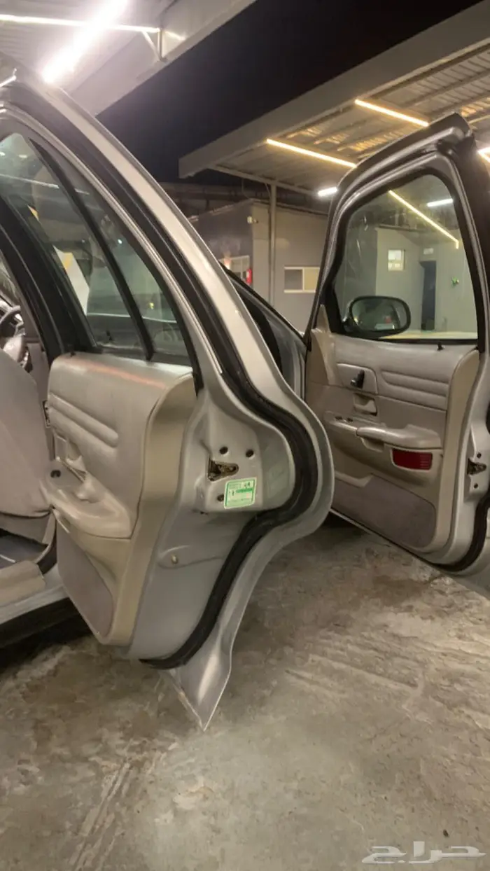 فورد فكتوريا شبه جديد 52