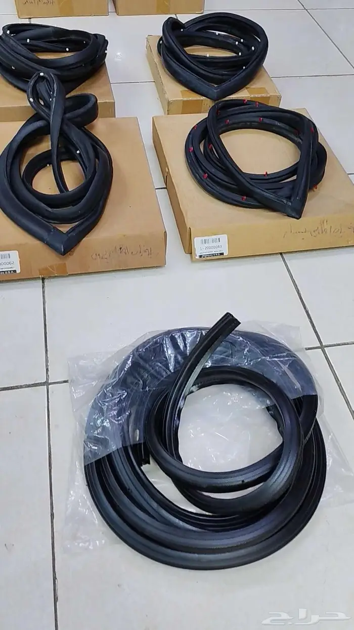 قطع تجديد بدي كابرس 90 وتحت وديكورات داخلية ونياكل وجلود 84