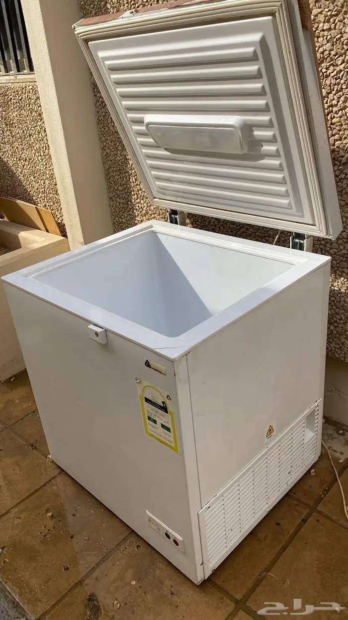 للبيع فريزر وتوجوري وطاوله وسياكل أطفال سكراب 4