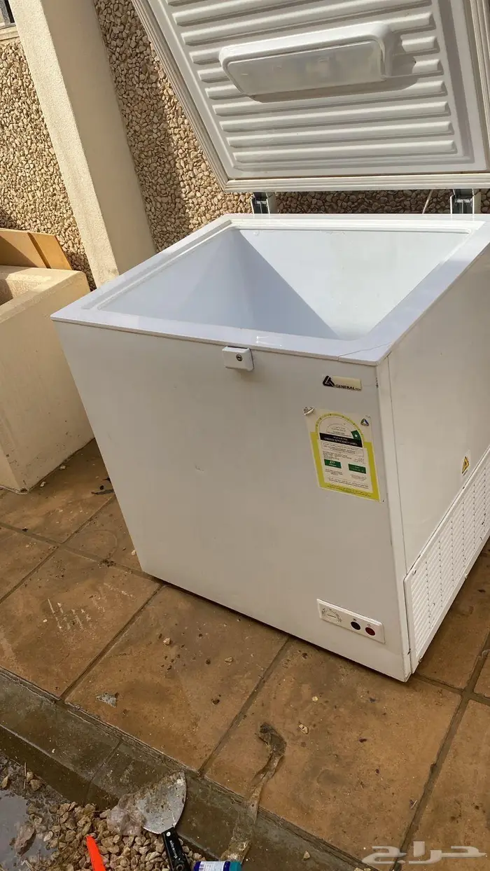 للبيع فريزر وتوجوري وطاوله وسياكل أطفال سكراب 3