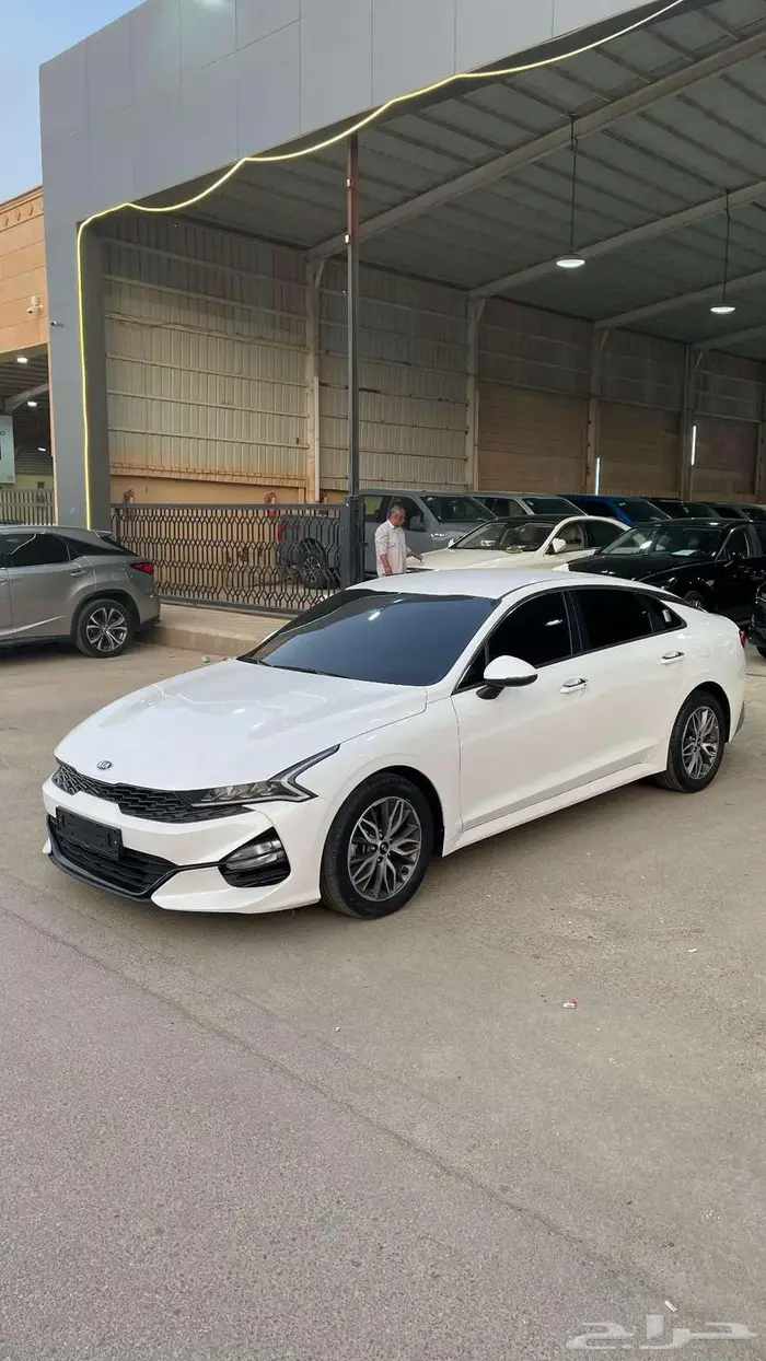 كيا 5 2021 عداد11300 نص فل بنزين 1
