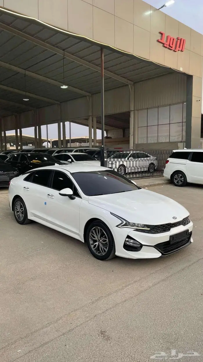 كيا 5 2021 عداد11300 نص فل بنزين 0