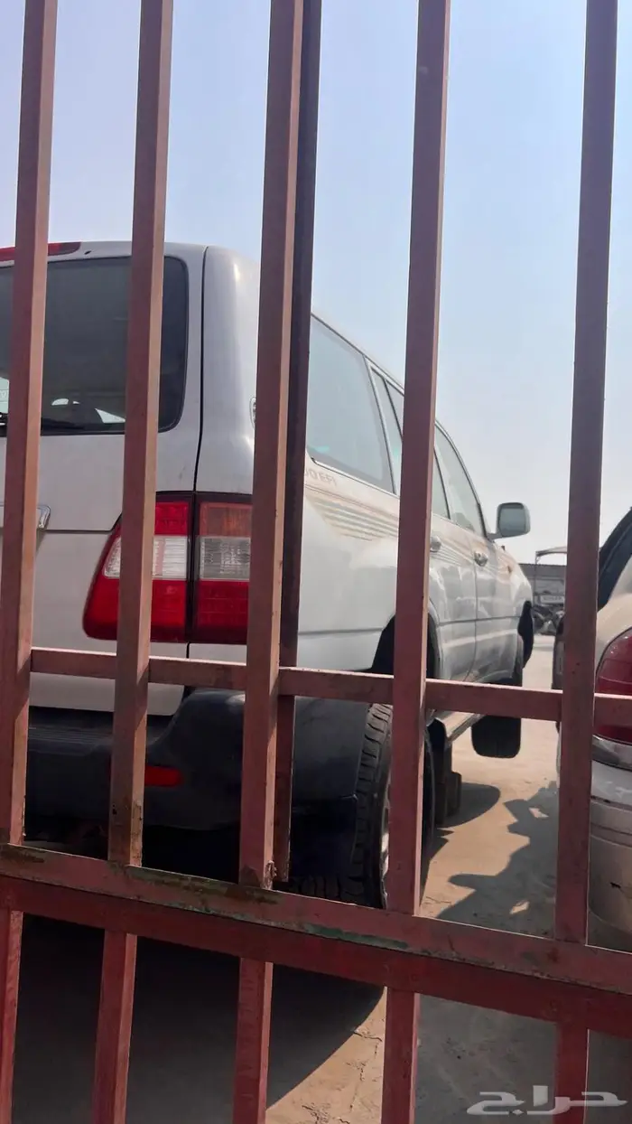 جيب لاند كلوزر 2006 قطع غيار تشليح 5