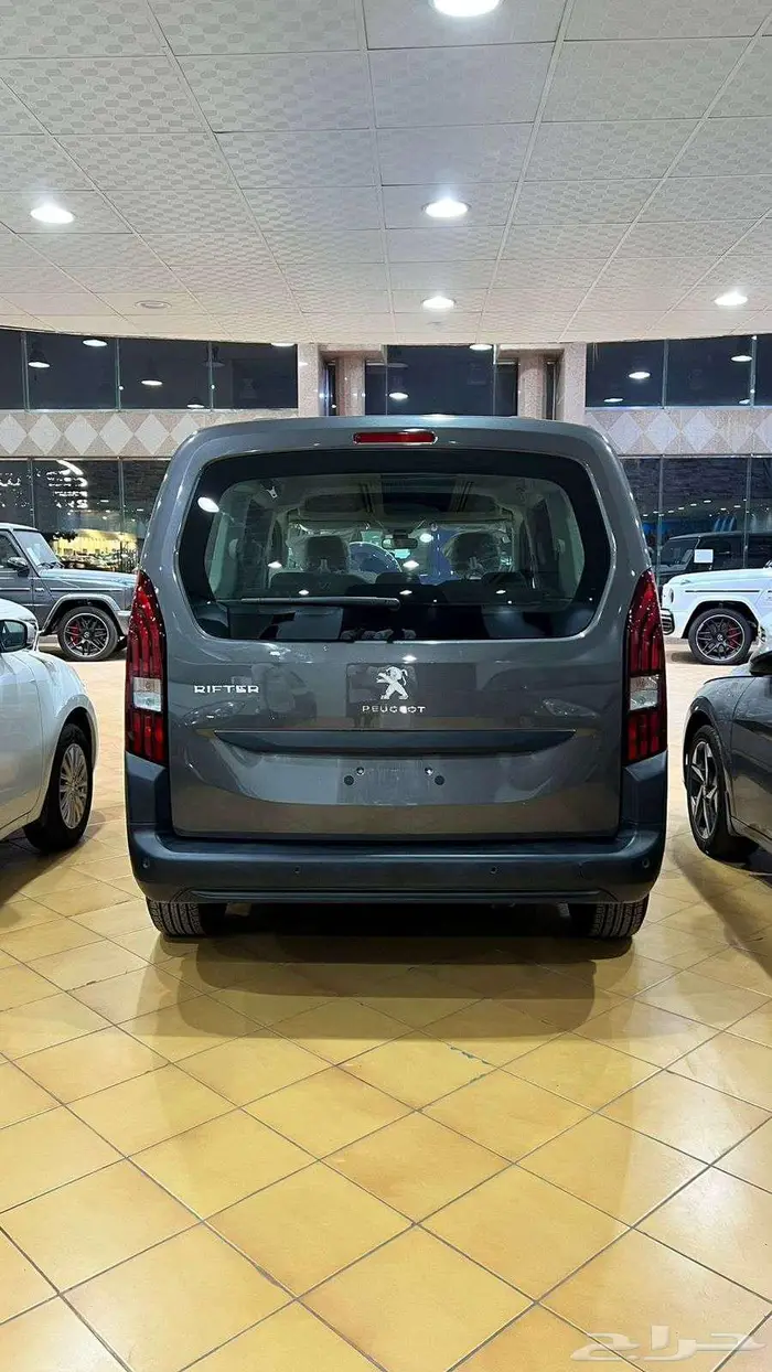 بيجو - ريفتر - 5 راكب ديزل جير عادي - 2023 4