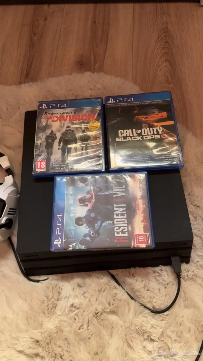 سوني 4 ( 1 تيرا ) برو نظيف ماقد انفك معاه سماعه سوني 0