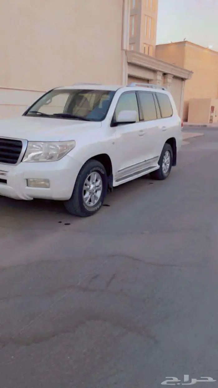 جيب لاندكروزر GXR ممشى قليل وبدي نظيف 6