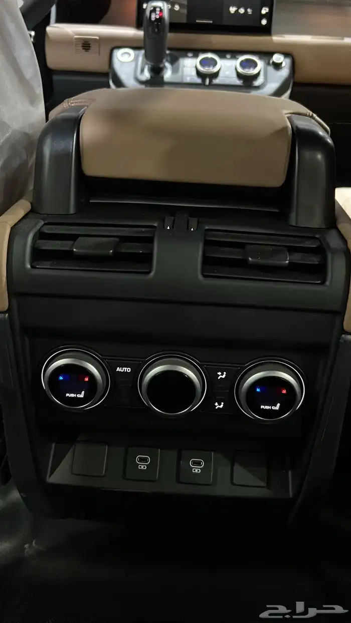 لاندروفر ديفندر 6HSE 2025 سلندر 110 وارد الناغي 8