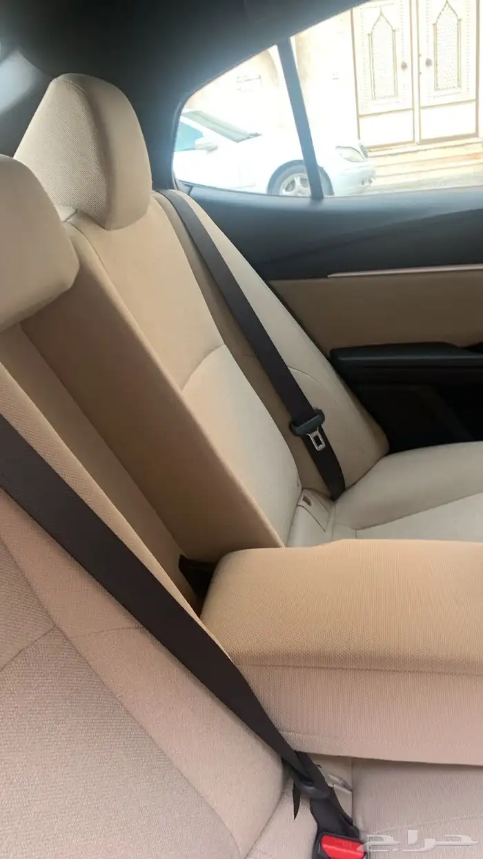 تويوتا كامري ستاندر E 2025 مستخدم ممشى بسيط للبيع 6