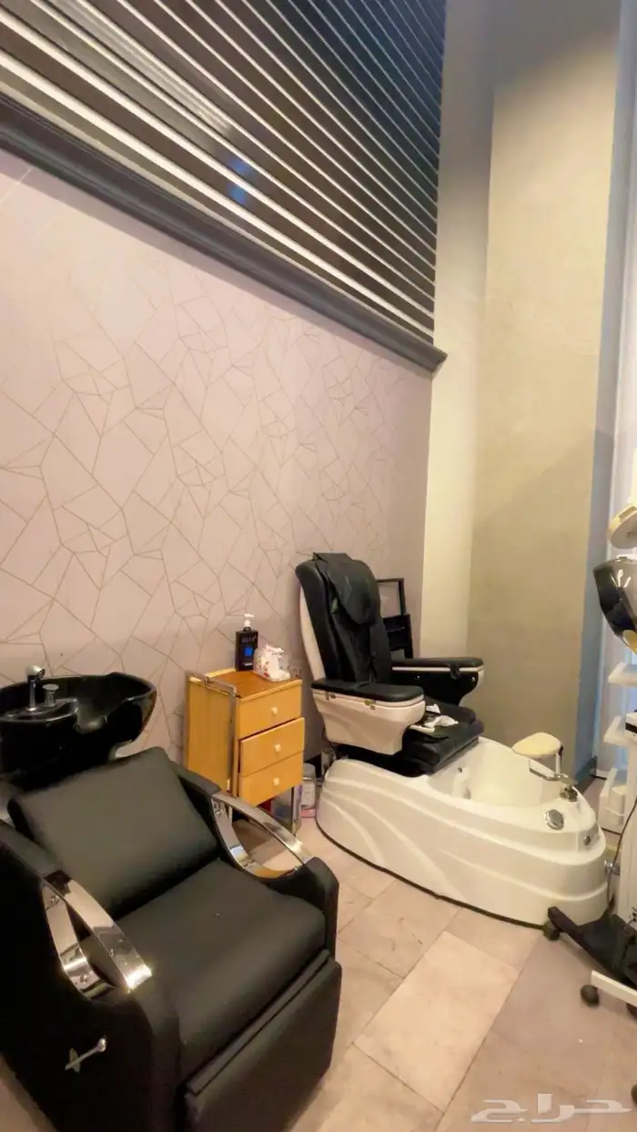 صالون رجالي للتأجير 7