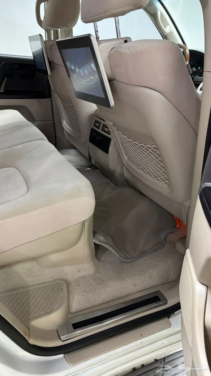 لاندكروزر 2018 GXR 9