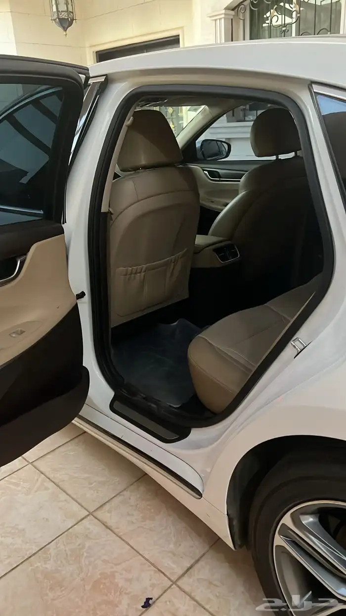 هيونداي ازيرا 2020 ابيض 5