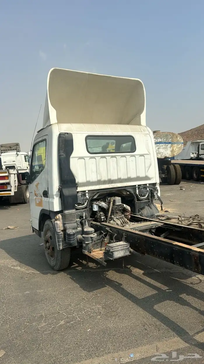 متسوبيشي كانتر 2016 نظيف جدا 4