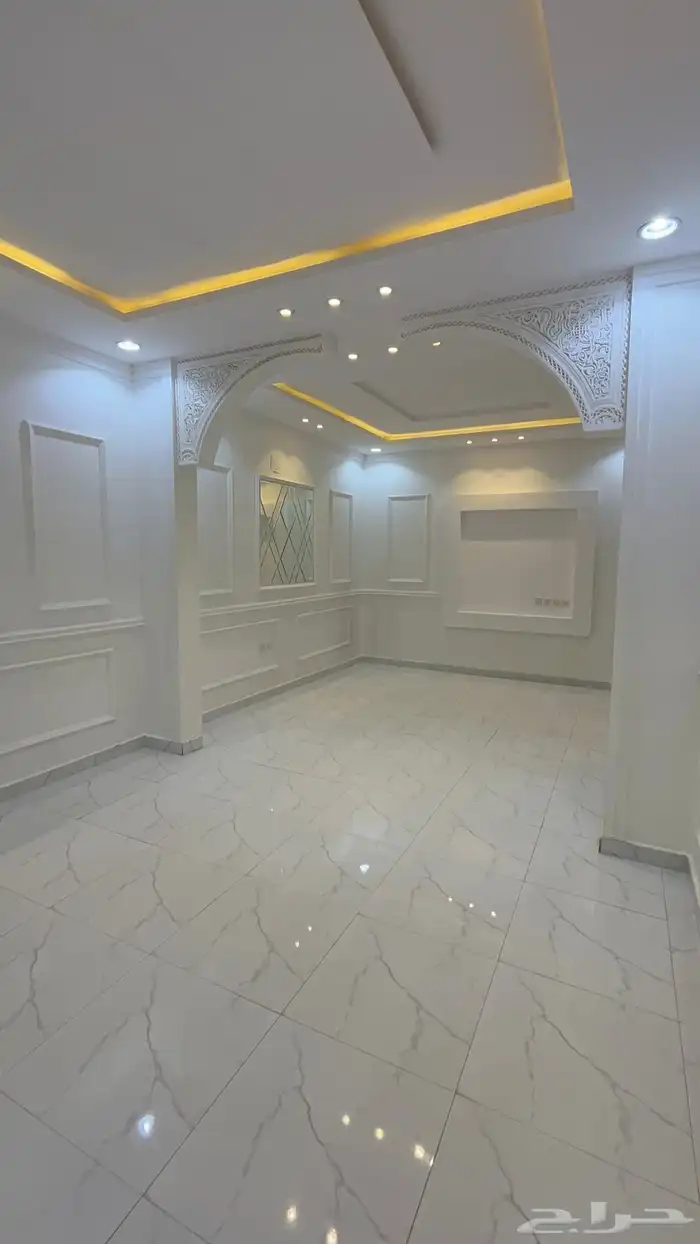 فيلا للايجار في لبن الشرقي 11