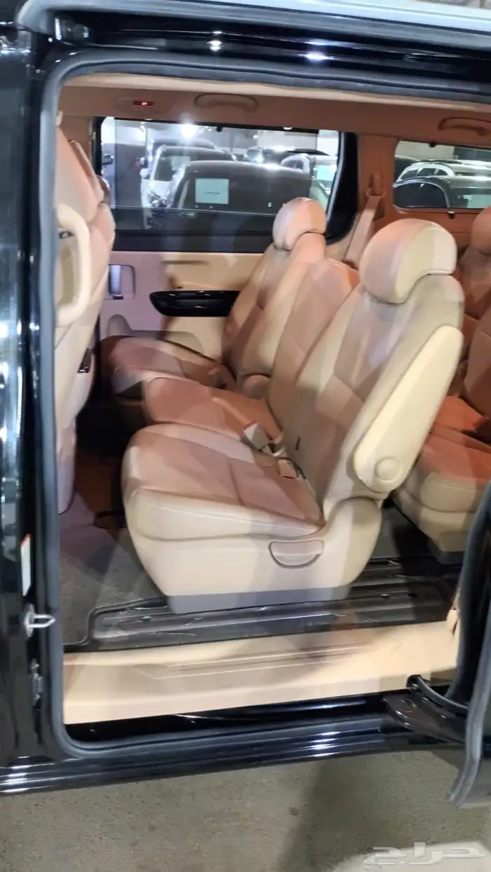 كيا كارنيفال اسود 2020 بنزين بطاقة جمركية وارد كوريا 10