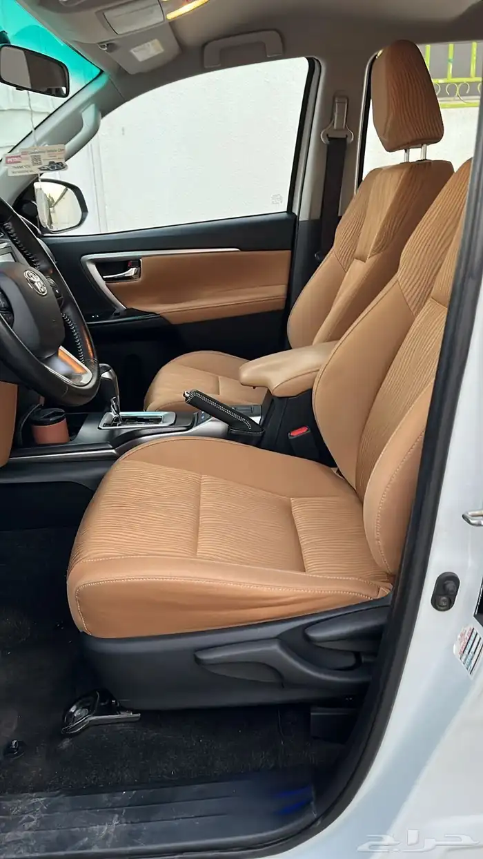 فورتشنر 2023بانزين 6سلندر دبل عداد145ألف خالي من الرشات 9