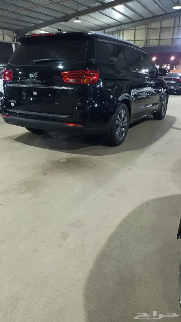 كيا كارنيفال اسود 2020 بنزين بطاقة جمركية وارد كوريا 5