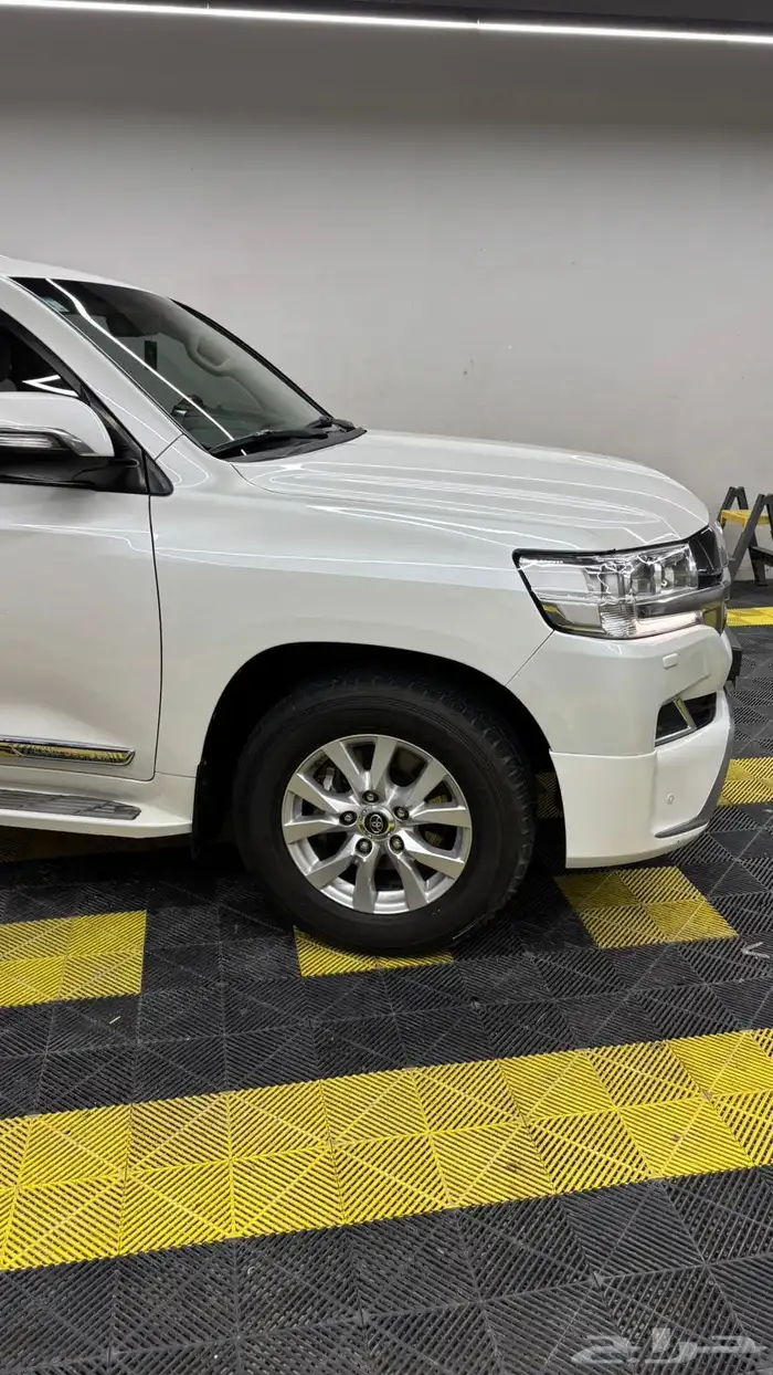 لاندكروزر 2018 GXR 7