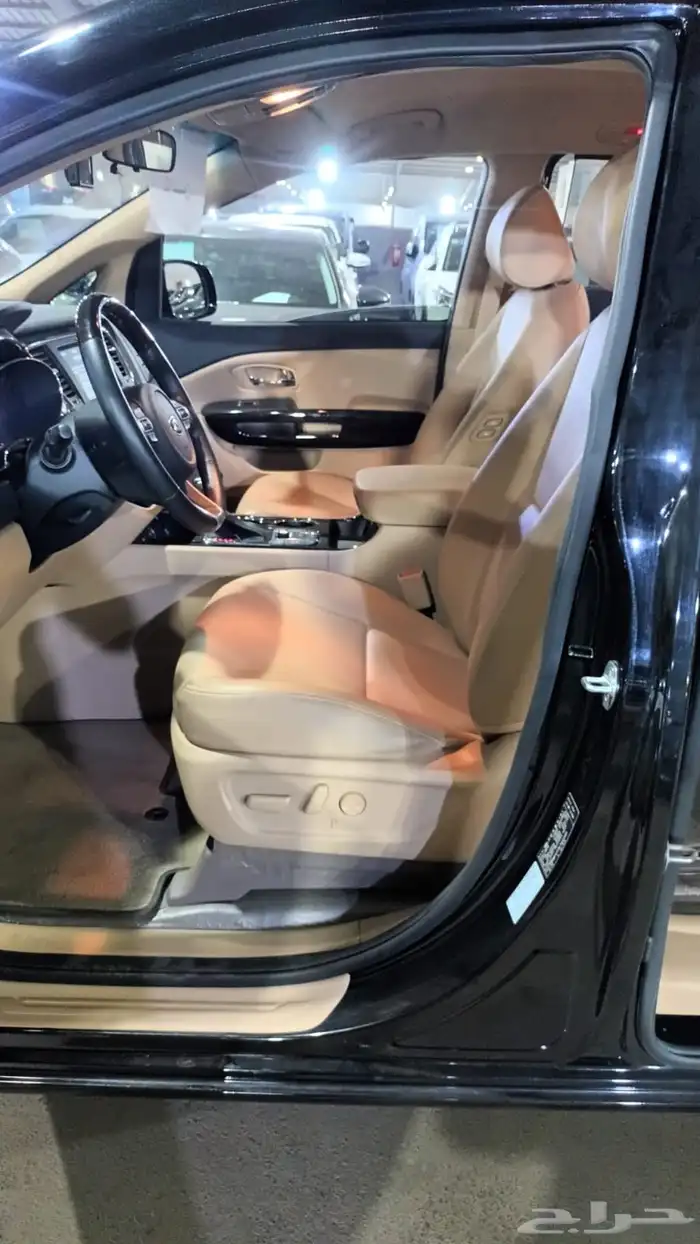 كيا كارنيفال اسود 2020 بنزين بطاقة جمركية وارد كوريا 7