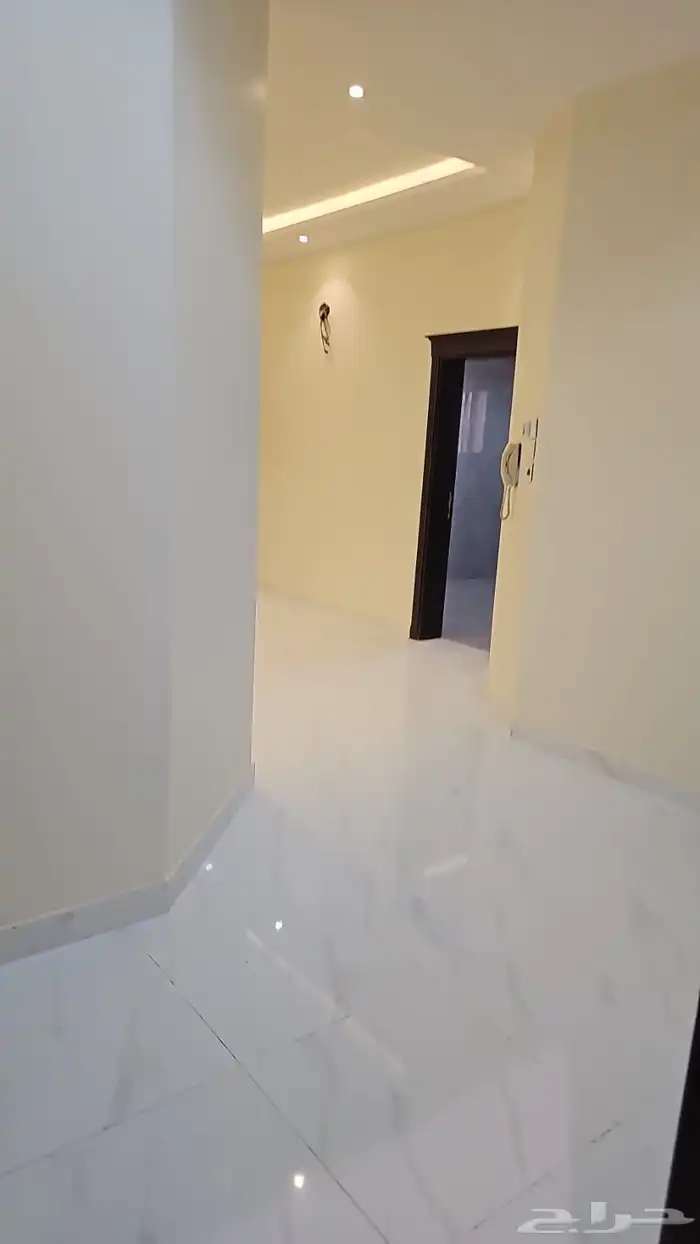 شقة جديد اربع غرف ومدخلين (شهري) مخطط الرياض 1