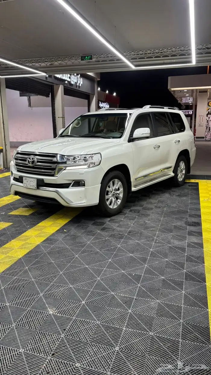 لاندكروزر 2018 GXR 4