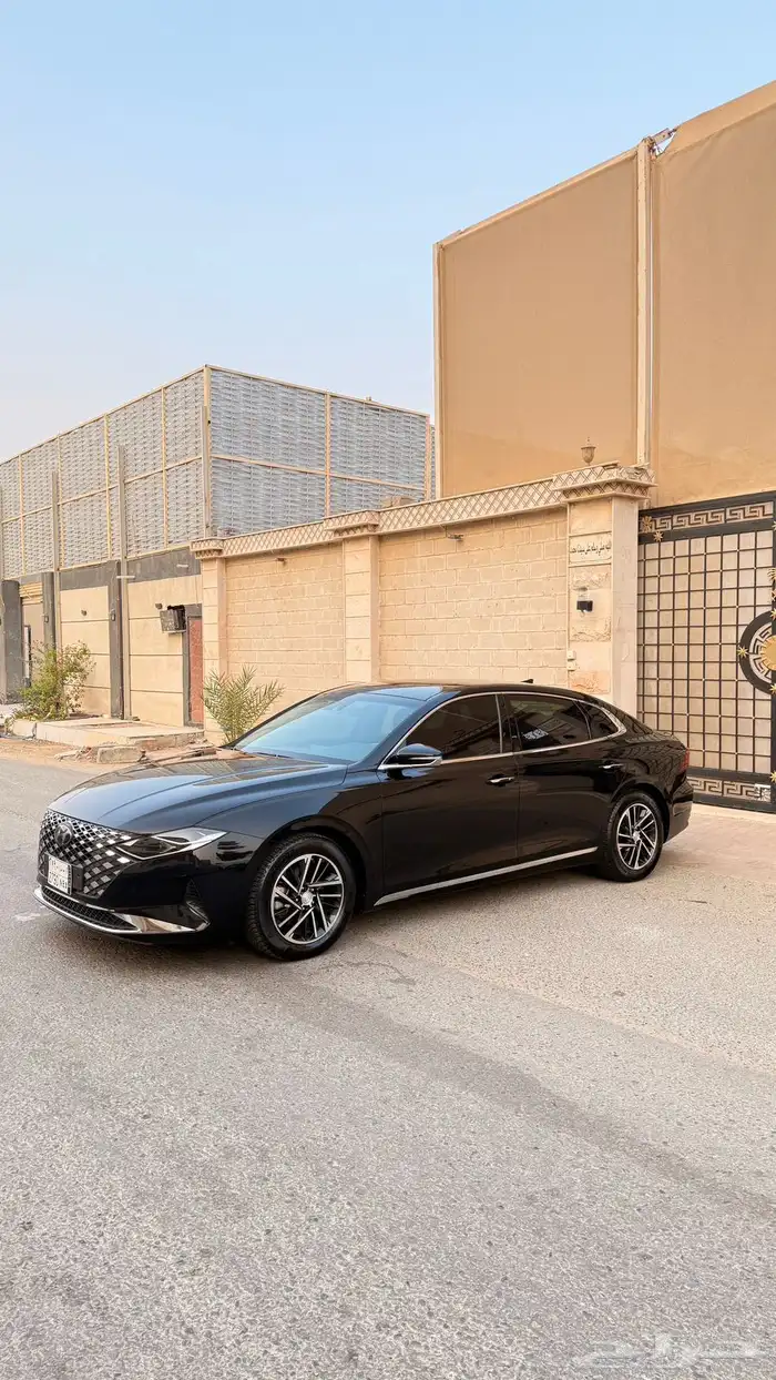 هيونداي ازيرا 2021 ( بنزين ) بحالة الوكالة 1