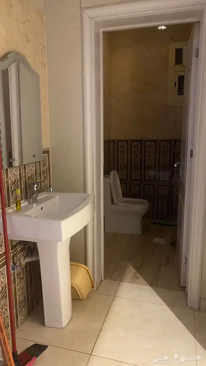 شقه للإيجار 4 غرف وصاله ومطبخ و2حمام 7