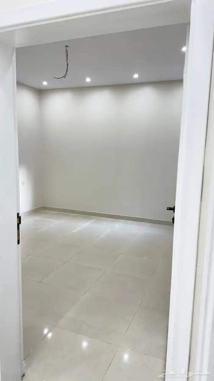 شقة في حي الشرق دور ارضي للعرسان جديده 4