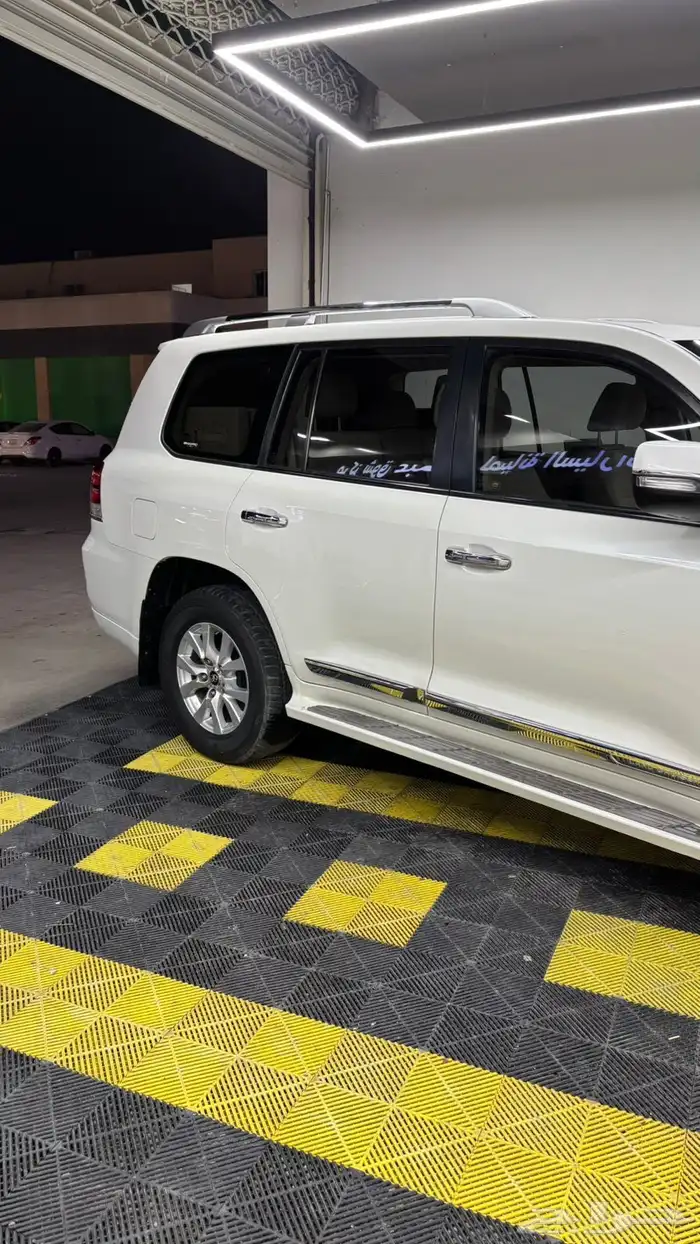 لاندكروزر 2018 GXR 1