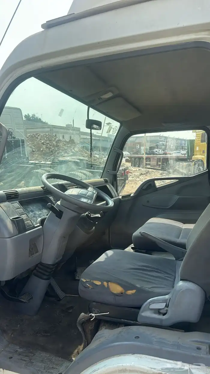 متسوبيشي كانتر 2016 نظيف جدا 7