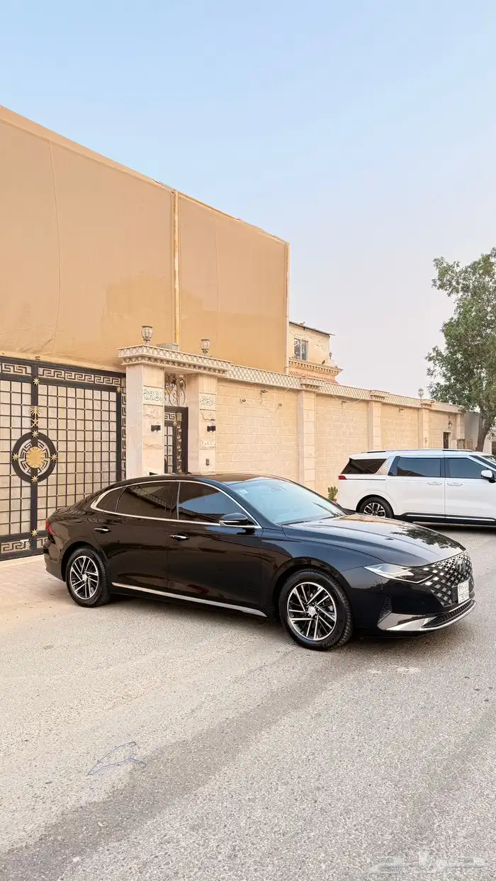 هيونداي ازيرا 2021 ( بنزين ) بحالة الوكالة 2