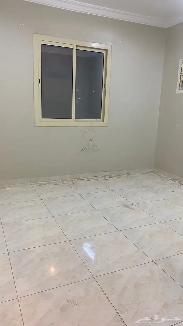 شقه للإيجار 4 غرف وصاله ومطبخ و2حمام 4