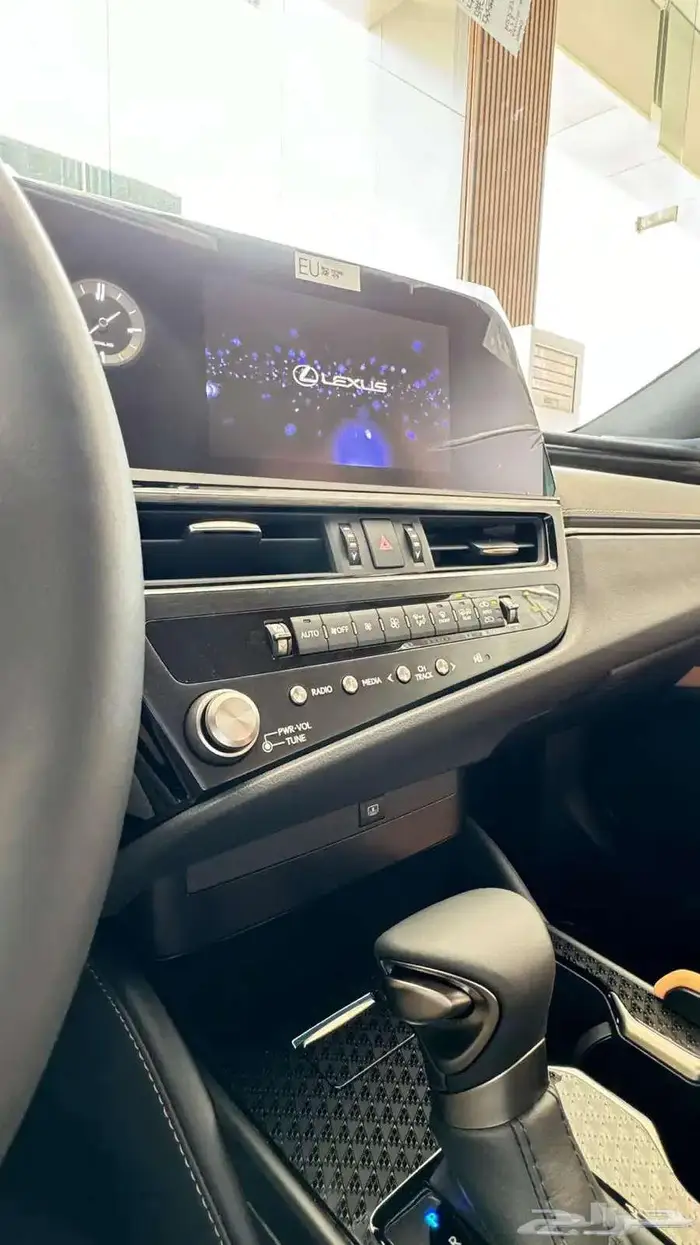 لكزس ES300 هايبرد موديل 2025 دفعتين الانماء والجزيره 0 ربح 22