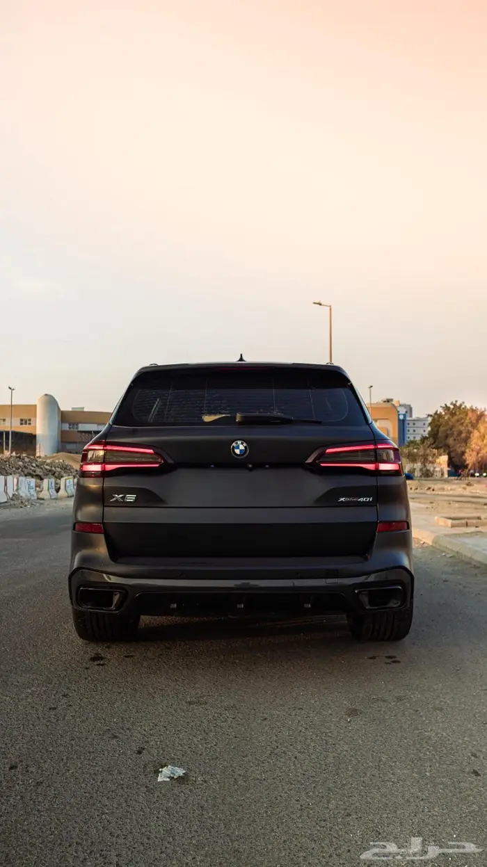 بي ام دبليو x5 Special Black Vermilion Red Edition 12