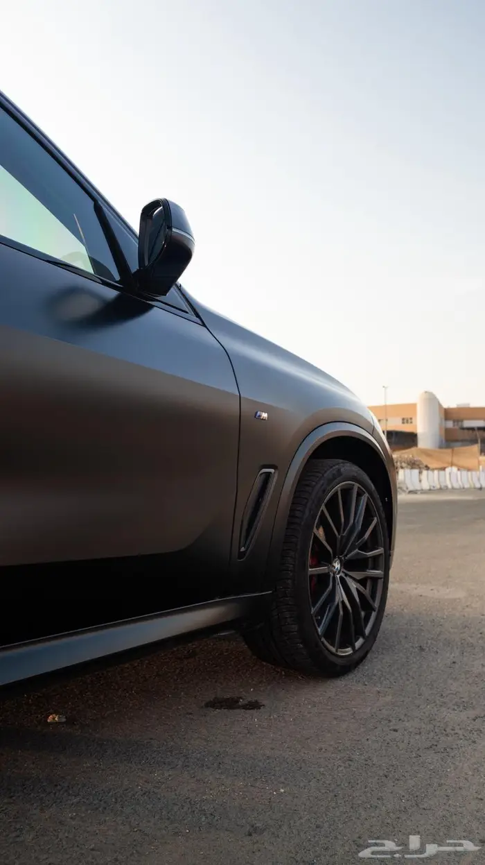 بي ام دبليو x5 Special Black Vermilion Red Edition 11