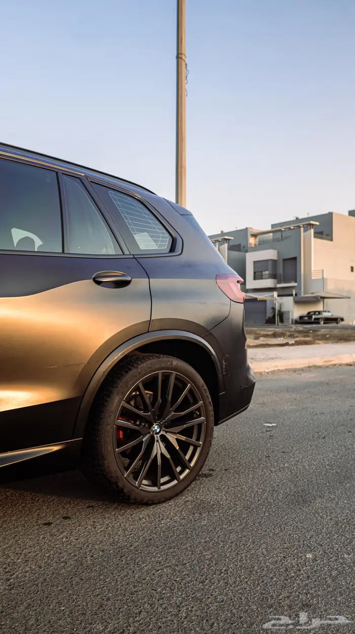 بي ام دبليو x5 Special Black Vermilion Red Edition 15