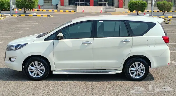 انوفا ممشى قليل ونظيفه 7