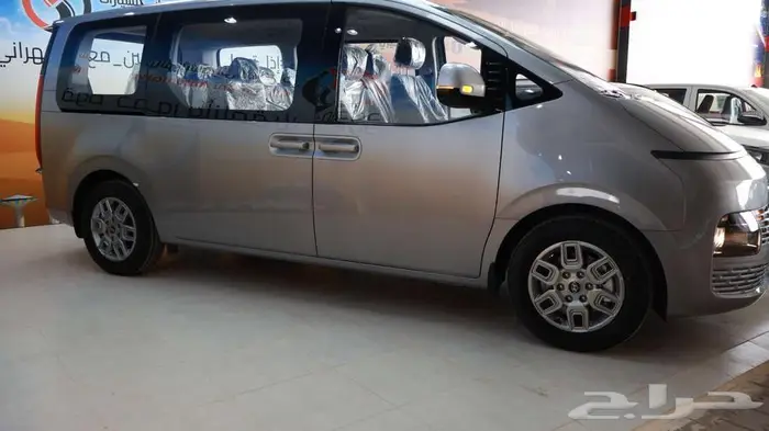 ستاريا بنزين 9 راكب 2026 15